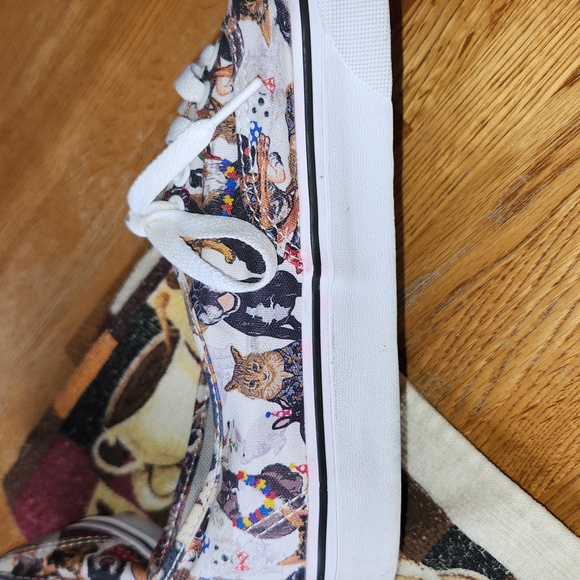 ASPCA Vans Off The Wall Tennis Shoes - Picture 3 of 16